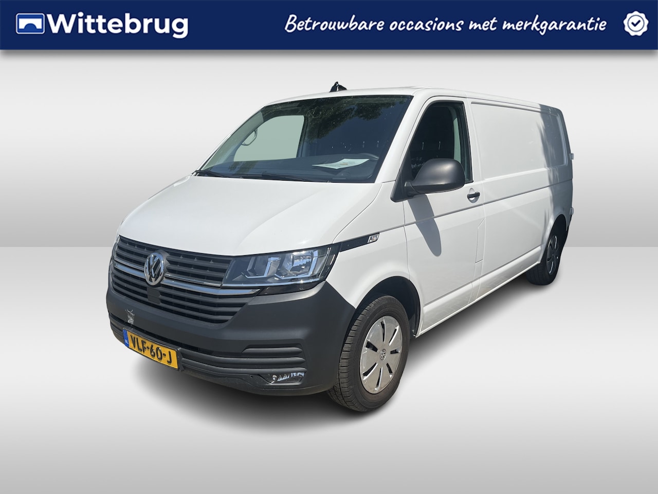Volkswagen Transporter - 2.0 TDI L2H1 28 / App-Connect / Parkeersensoren a / Cruise control - AutoWereld.nl