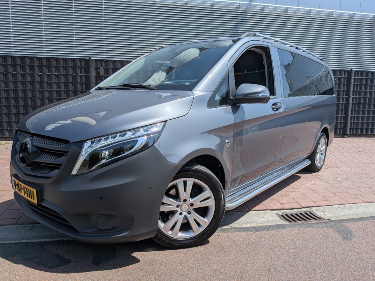 Mercedes-Benz Vito - 114 CDI Lang DC Comfort 6 Persoons, trekhaak, Carplay - AutoWereld.nl