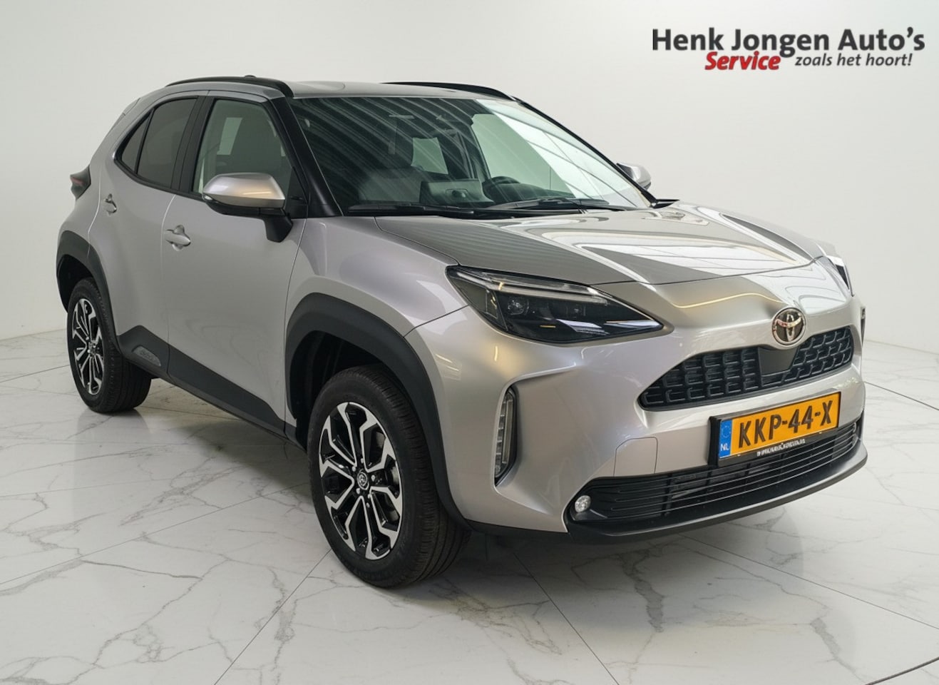 Toyota Yaris Cross - 1.5 Hybrid 115 First Edition uit 2025 Rijklaar + Fabrieksgarantie Henk Jongen Auto's in He - AutoWereld.nl