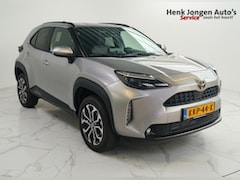 Toyota Yaris Cross - 1.5 Hybrid 115 First Edition uit 2025 Rijklaar + Fabrieksgarantie Henk Jongen Auto's in He