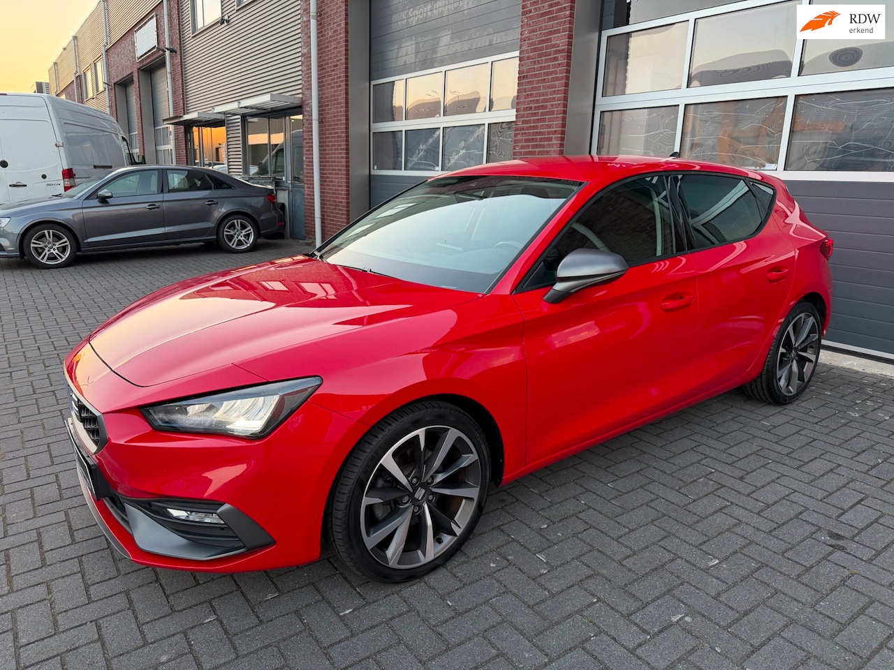 SEAT Leon - 1.5 eTSI FR LED ACC Beats Keyless Camera Stoelvw - AutoWereld.nl