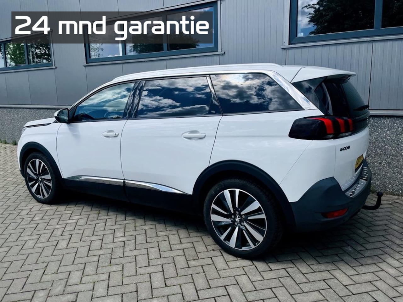 Peugeot 5008 - 1.2 PureTech Allure | nieuwe distributieriem | Trekhaak | 7-persoons | Muziek streamen