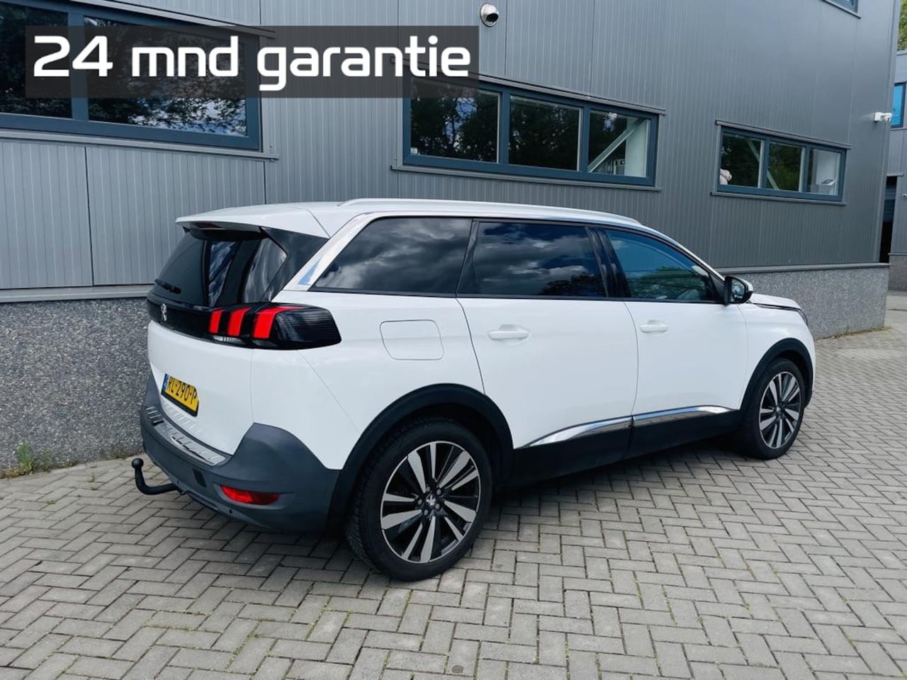 Peugeot 5008 - 1.2 PureTech Allure | nieuwe distributieriem | Trekhaak | 7-persoons | Muziek streamen