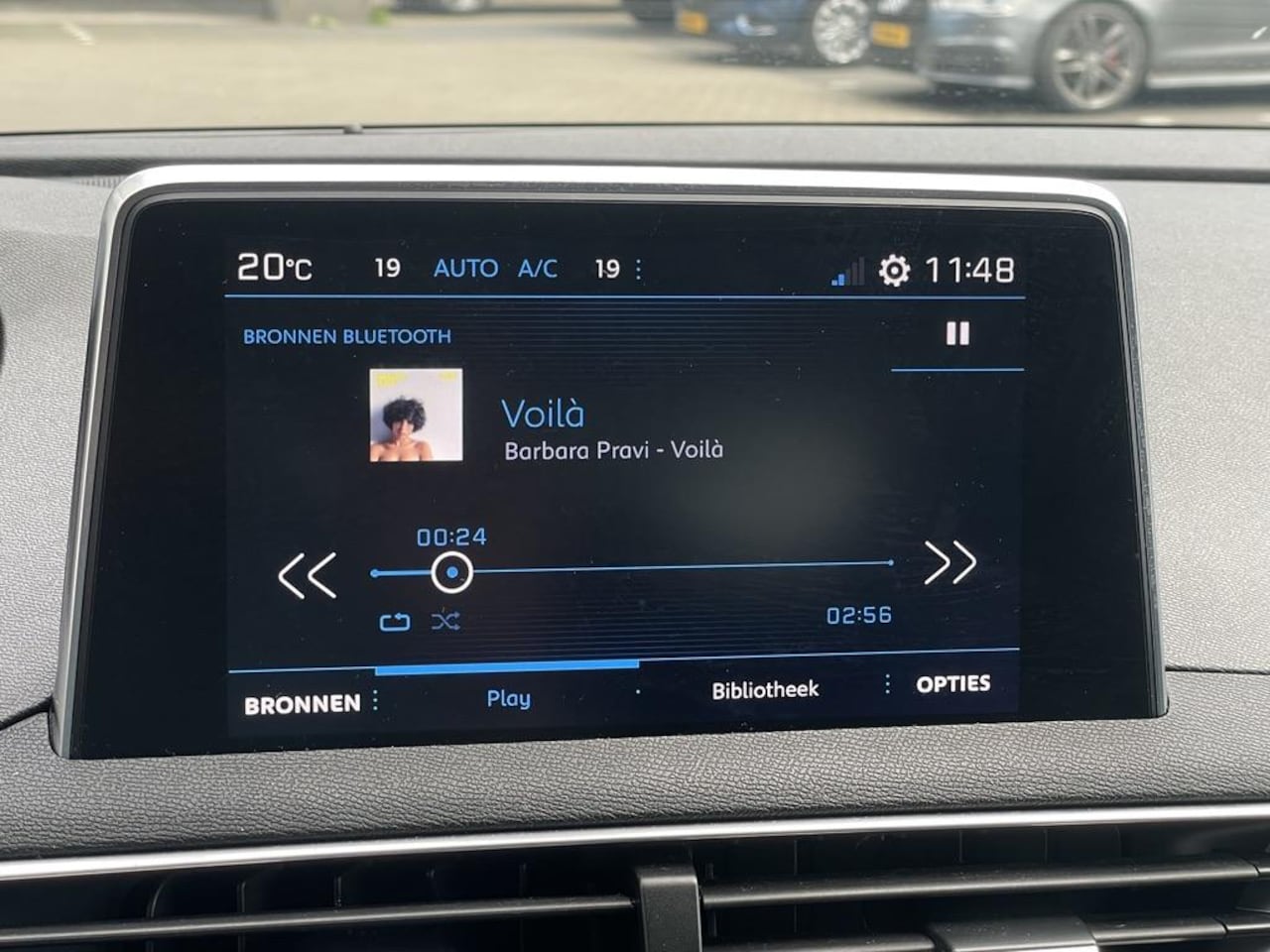 Peugeot 5008 - 1.2 PureTech Allure | nieuwe distributieriem | Trekhaak | 7-persoons | Muziek streamen
