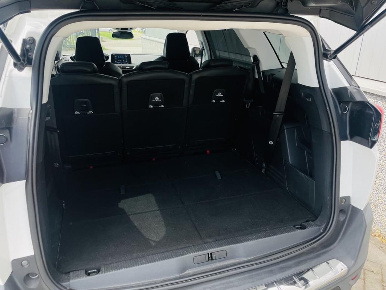 Peugeot 5008 - 1.2 PureTech Allure | nieuwe distributieriem | Trekhaak | 7-persoons | Muziek streamen