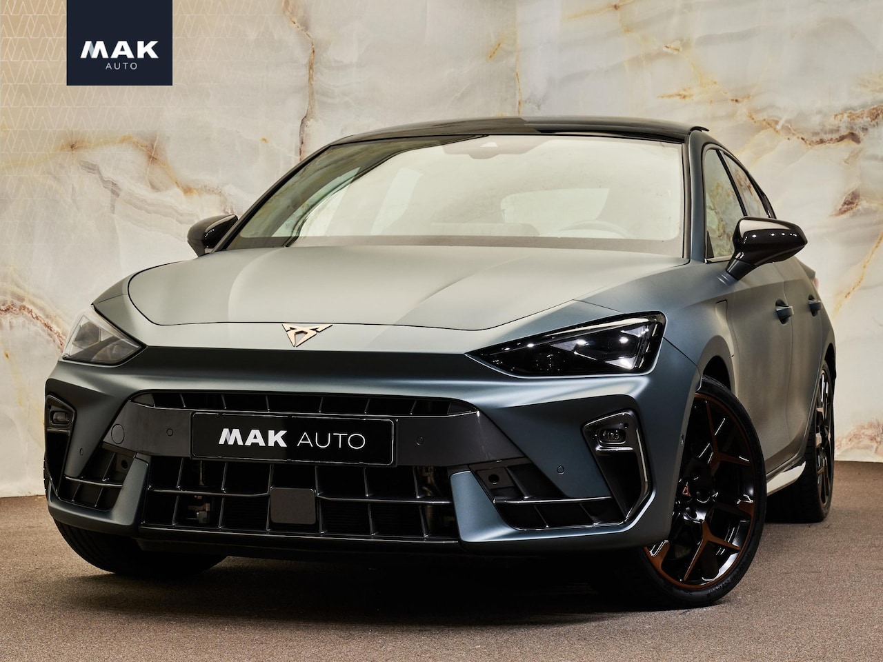 CUPRA Leon - 1.5 e-Hybrid VZ Extreme , pano, Sennheiser, kuipstoelen, matrix-LED, keyless, parkeerassis - AutoWereld.nl