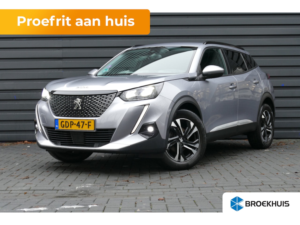 Peugeot 2008 - 1.2 PURETECH 130PK ALLURE PACK / NAVI / CLIMA / LED / PDC / 17"LMV / CAMERA / AFN. TREKHAA - AutoWereld.nl