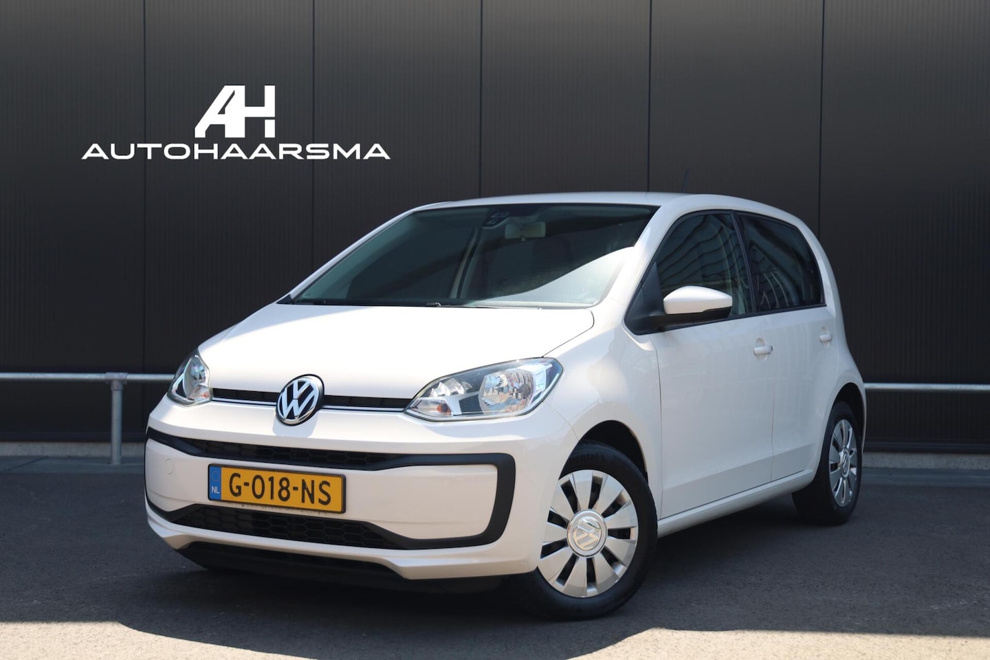 Volkswagen Up! - 1.0 BMT move up! 5-Deurs Airco Bluetooth DAB+ NL-Auto! - AutoWereld.nl