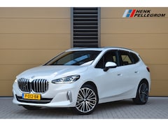 BMW 2-serie Active Tourer - 220i * Panoramadak * Sportstoel * Stoelmemory * Trekhaak
