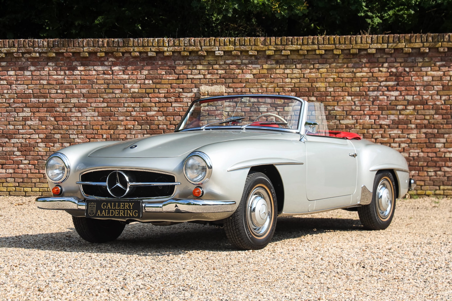 Mercedes-Benz SL-klasse Cabrio - 190 "Comprehensive bare metal restoration in 2018" A "Matching Numbers and Colours" exampl - AutoWereld.nl