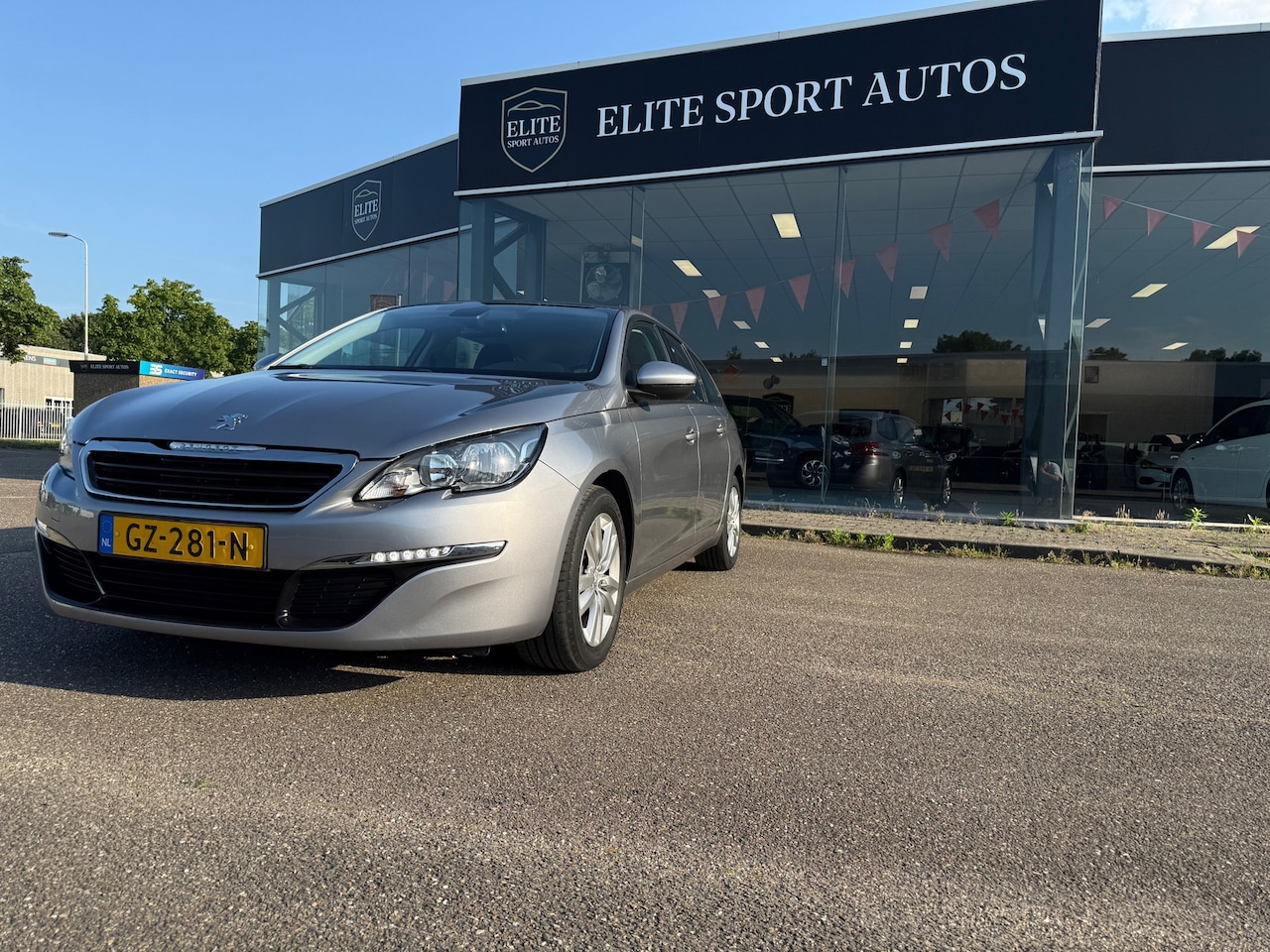 Peugeot 308 SW - 1.2 PureTech Active I Navi I parkeersensoren I Cruise Control I - AutoWereld.nl