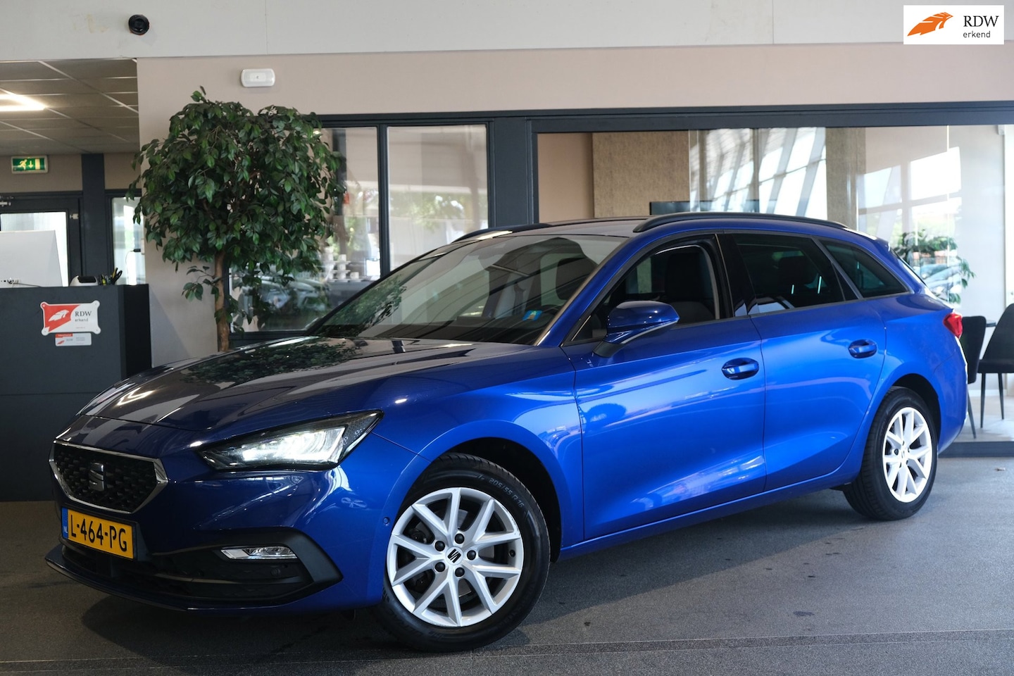 SEAT Leon Sportstourer - 1.5 TSI Style Business Intense Navi ACC PDC CAM Trekhaak - AutoWereld.nl