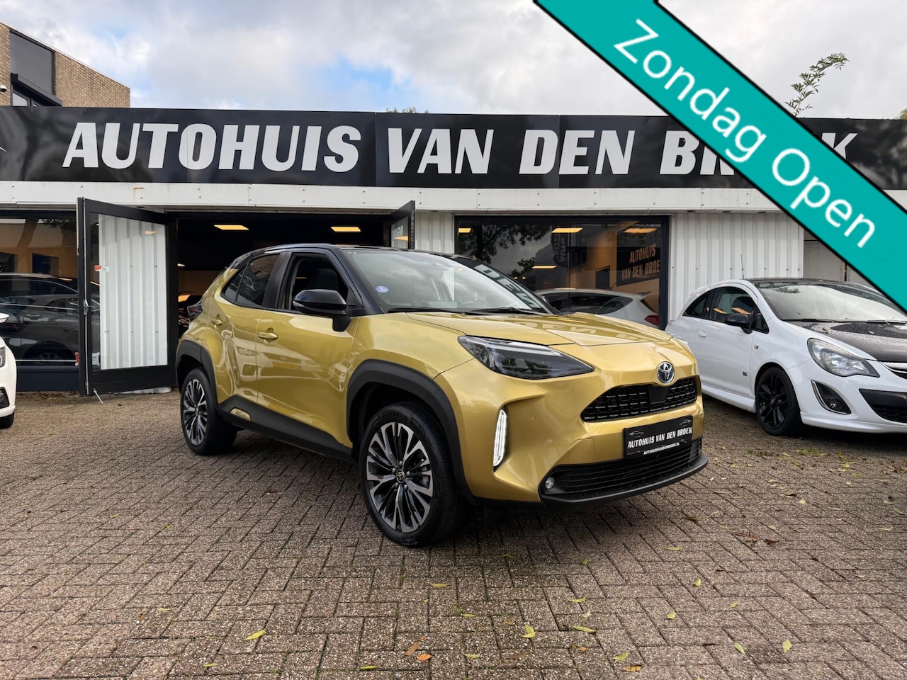 Toyota Yaris Cross - 1.5 Hybrid Dynamic|Pano|Jbl|Navi|Carplay|Keyless|Stoelverw|Elek Pakket|Lmv|Nw Apk - AutoWereld.nl