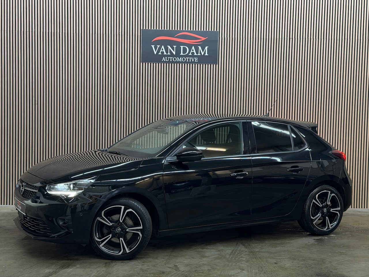 Opel Corsa - 1.2 GS Line 2020 AUTOMAAT LED NAVI LEDER CRUISE CLIMA - AutoWereld.nl