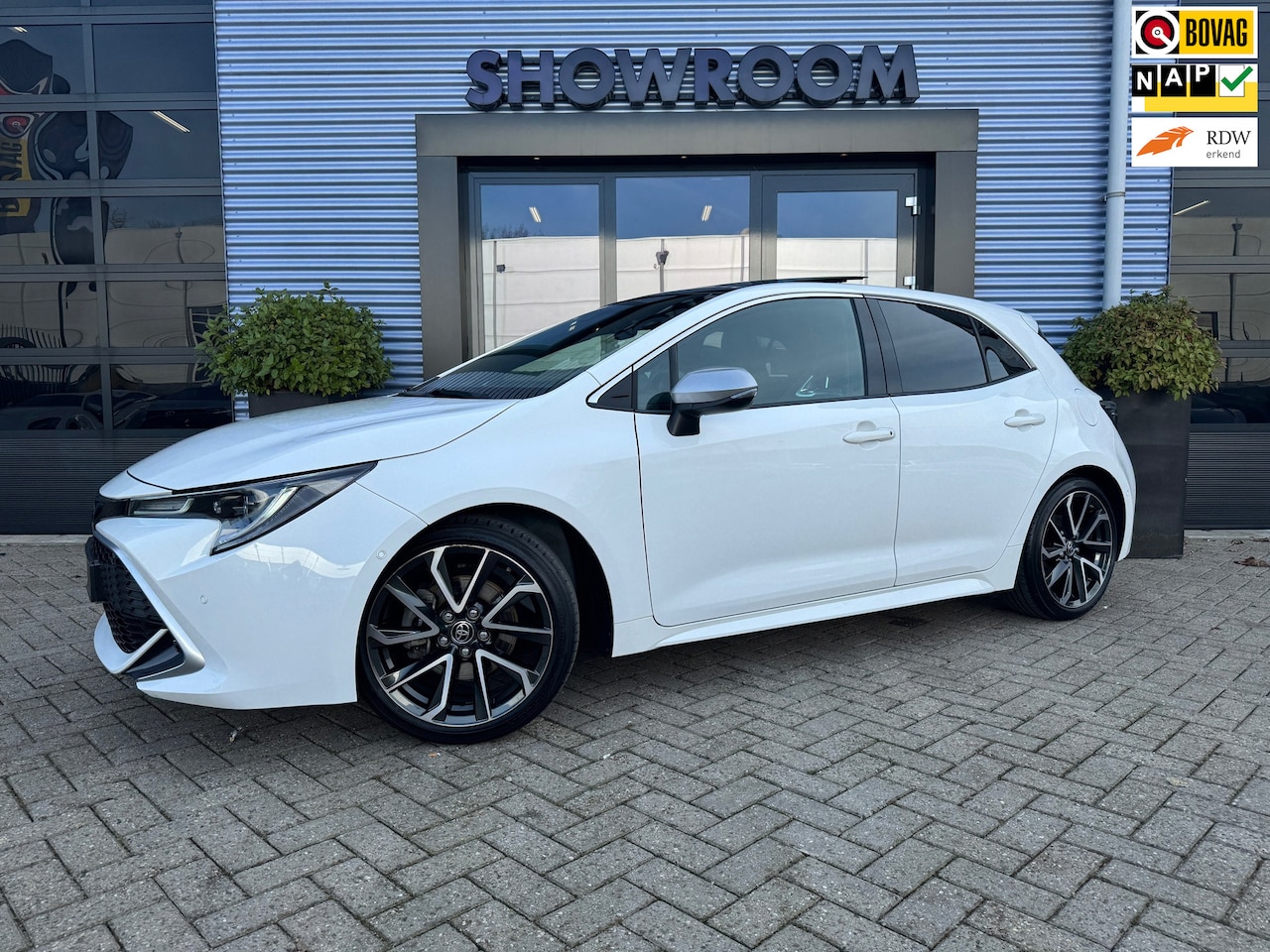 Toyota Corolla - 2.0 Hybrid Premium Automaat|217PK|Leder|HeadUp|Camera|Navi|Dealer onderhouden - AutoWereld.nl