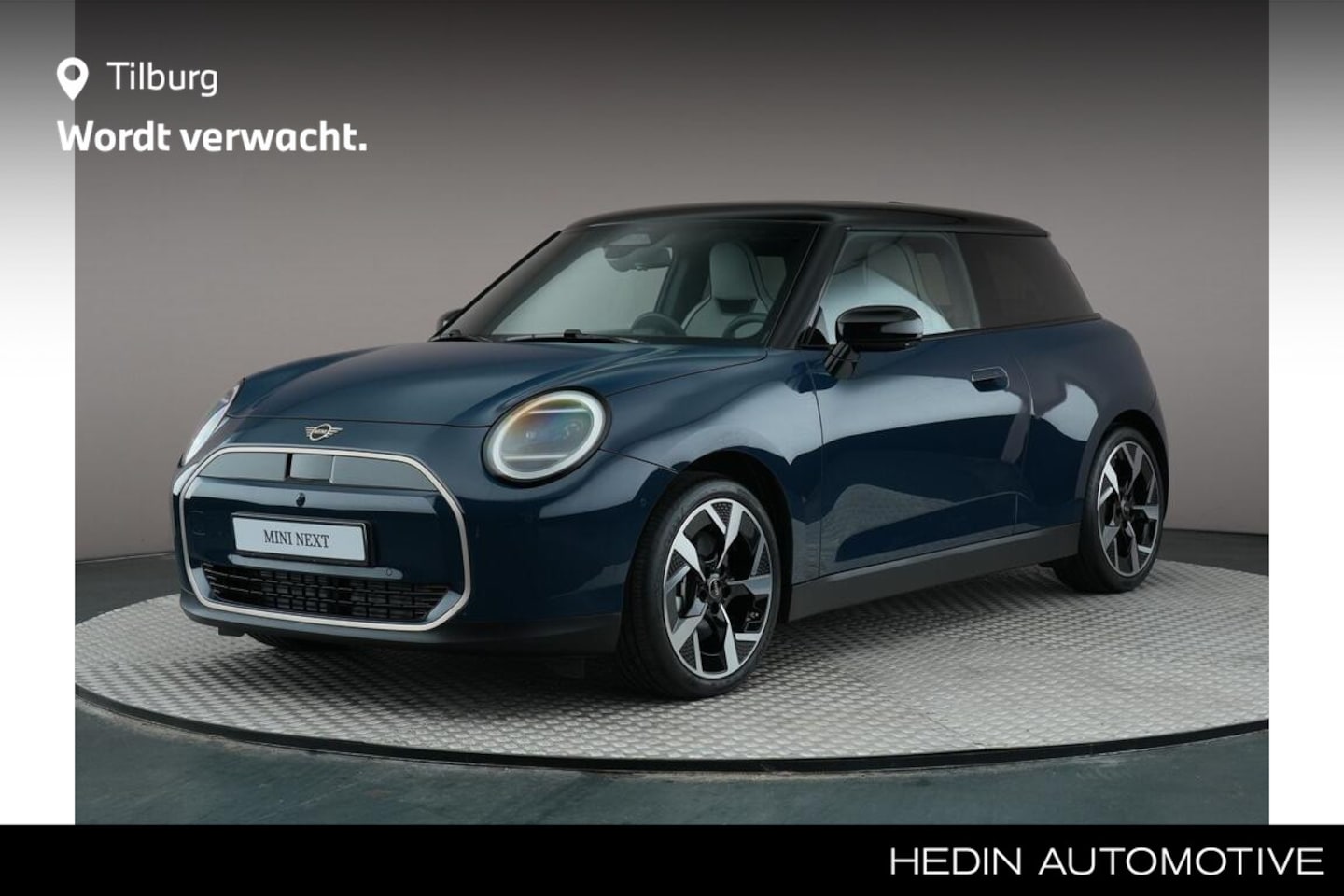 MINI 3-Deurs - Cooper E Favoured Trim 40.7 kWh YUC | Pakket L | Panoramadak | Harman Kardon | Comfort Acc - AutoWereld.nl