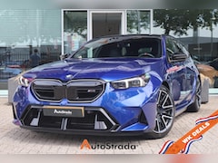 BMW 5-serie Touring - (g61) M5 728pk xDrive | Marina Bay Blue | Bowers & Wilkins | Carbon | Trekhaak | M Drive P