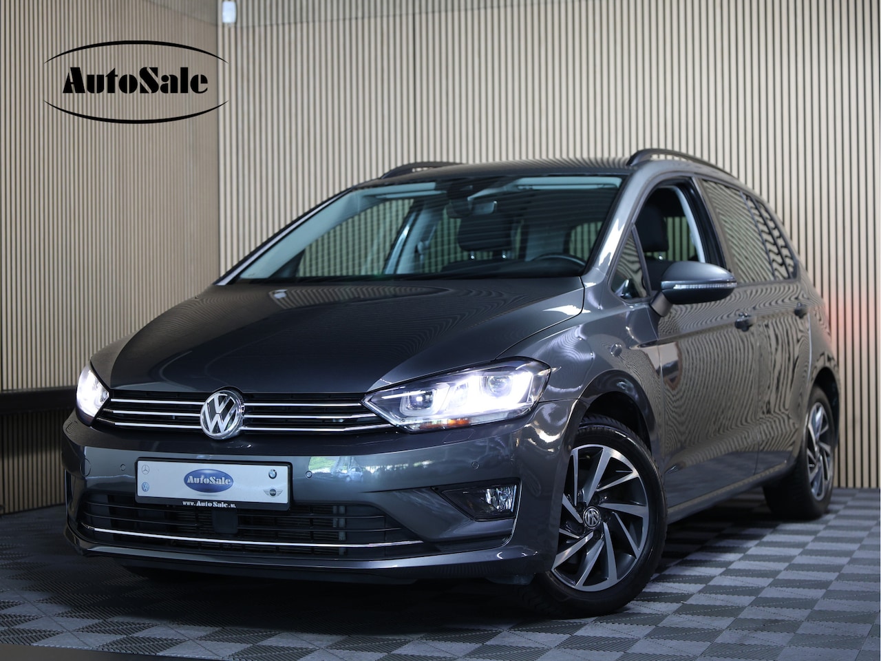 Volkswagen Golf Sportsvan - 1.4 TSI Highline Business ACC NAVI CLIMA PDC CAMERA STOEL+STUURVW"17 - AutoWereld.nl