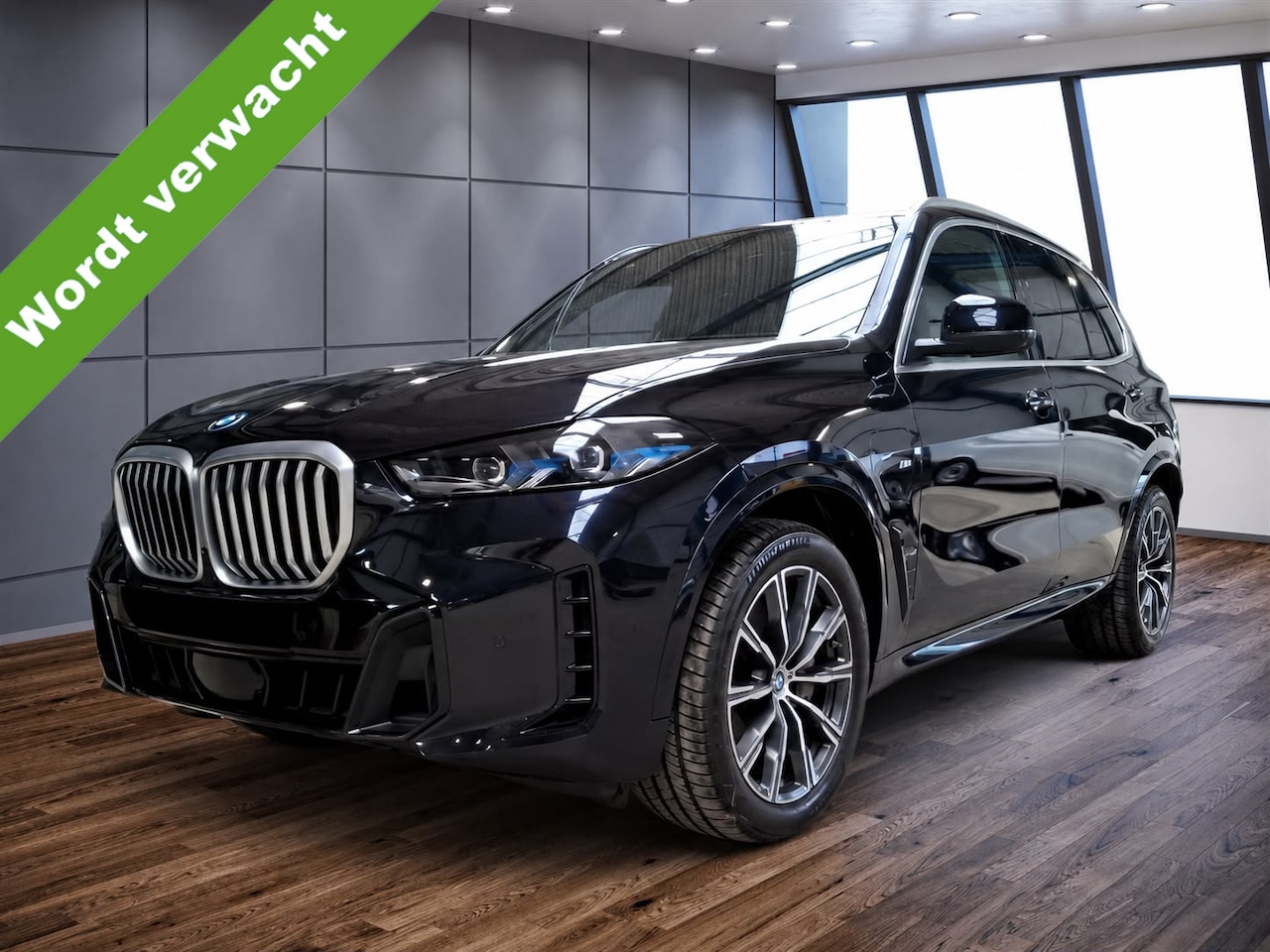BMW X5 - xDrive50e M Sport Sky Lounge Panoramadak Wegklapbare trekhaak Harman-Kardon Sound Keyless - AutoWereld.nl