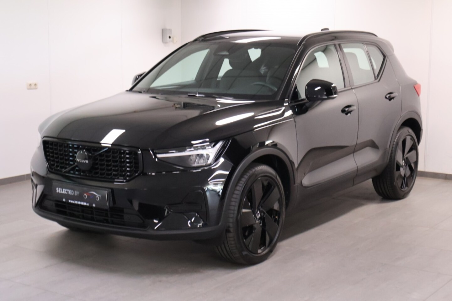 Volvo XC40 - 2.0 B3 Black Edition Plus - AutoWereld.nl
