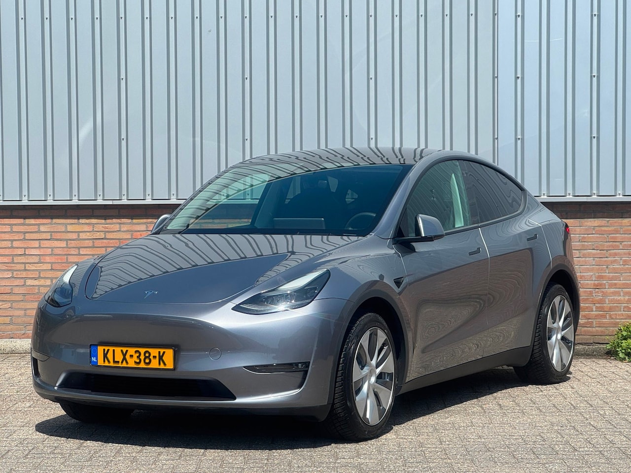 Tesla Model Y - Quicksilver Long Range AWD 75KW - AutoWereld.nl
