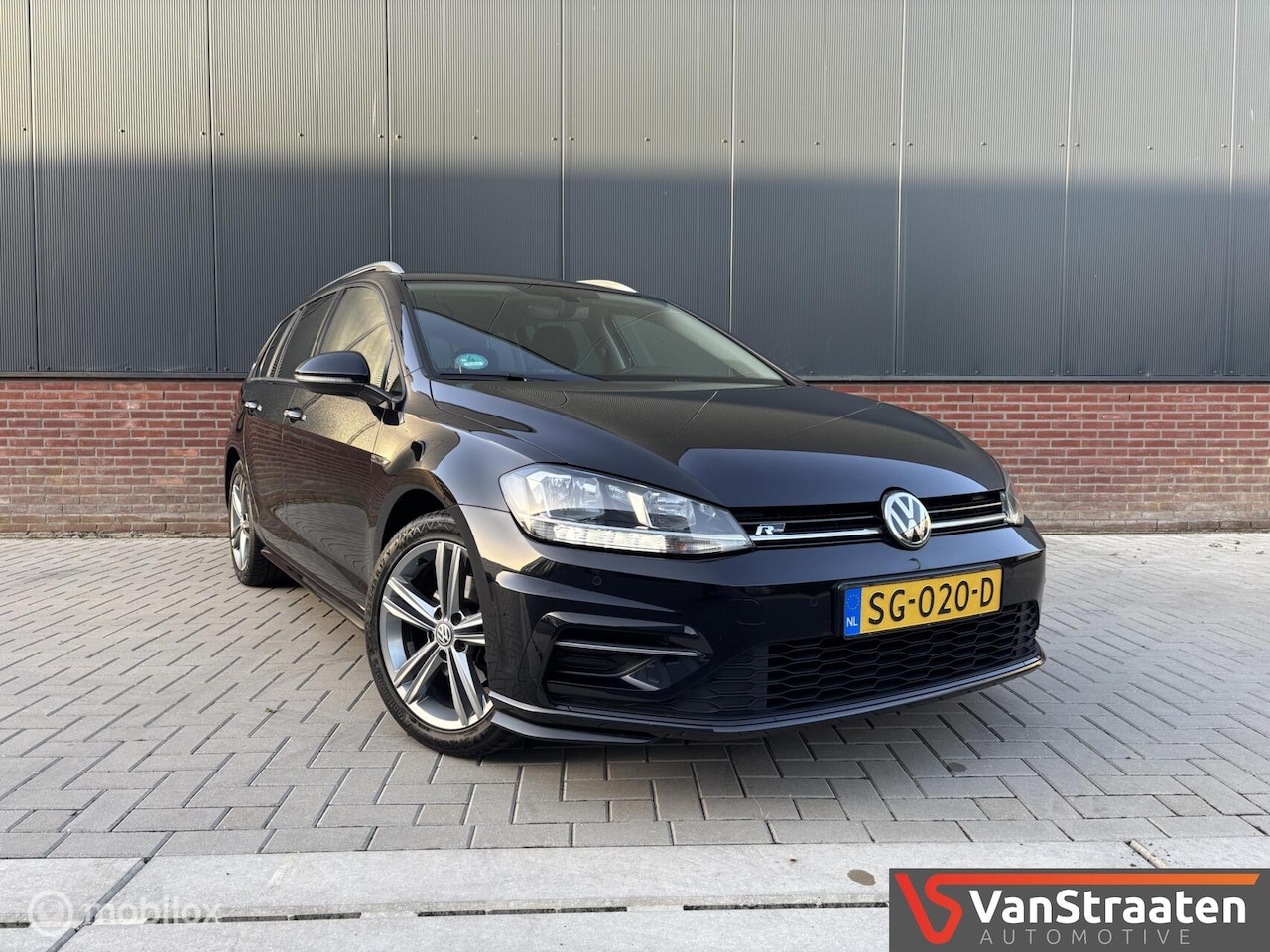Volkswagen Golf Variant - 1.0 TSI Highline Business R | Virtua - AutoWereld.nl