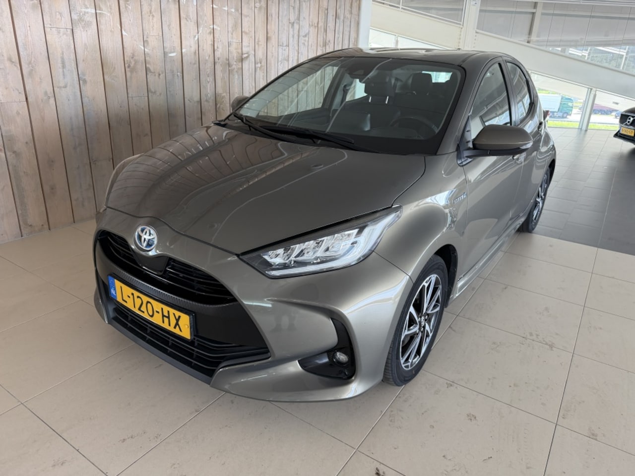 Toyota Yaris - 1.5 Hyb. Dynamic - AutoWereld.nl