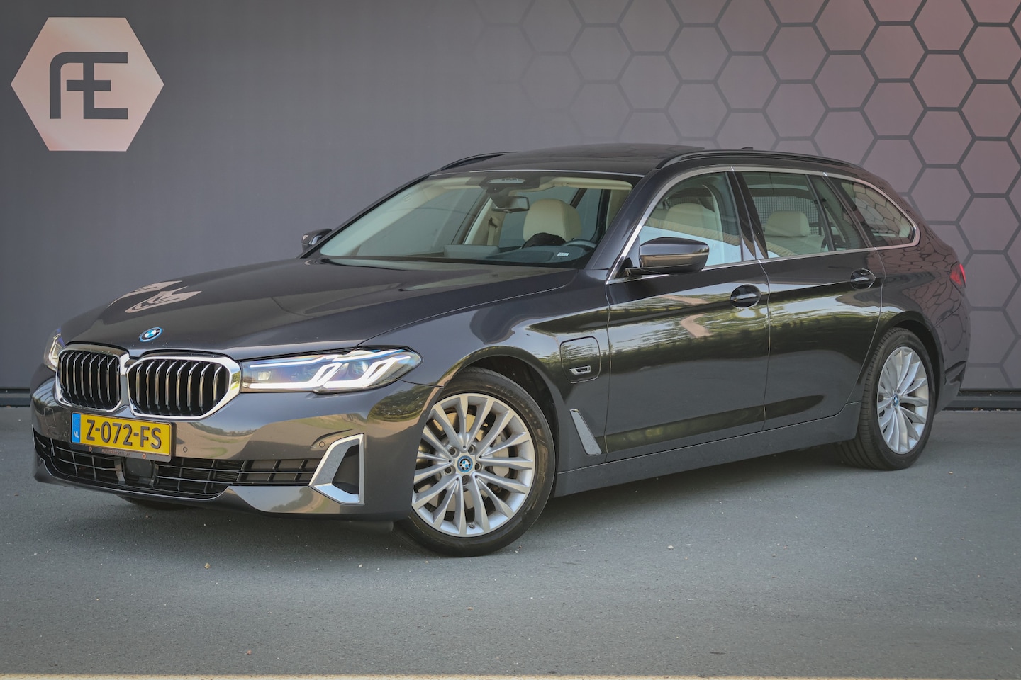 BMW 5-serie Touring - 530e Business Edition Plus ADAPTIVE | MEMORY | STOELVERWARMING VOOR + ACHTER | PANORAMADAK - AutoWereld.nl