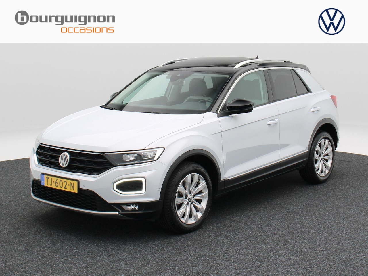 Volkswagen T-Roc - 1.5 TSi Sport 150 Pk | Trekhaak | Adaptive Cruise | Camera | CarPlay | Panorama dak | 17 I - AutoWereld.nl