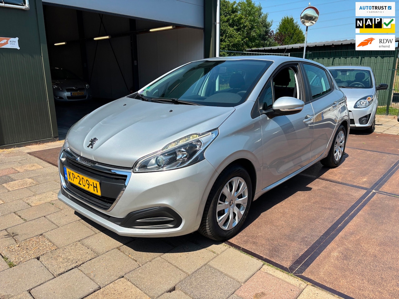 Peugeot 208 - 1.2 PureTech Active Airco Cruise Mooie Auto - AutoWereld.nl