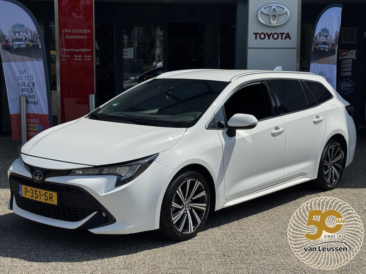 Toyota Corolla Touring Sports - 1.8 Hybrid Dynamic KEYLESS STOELVERWARMING SENSOREN ACHTER 17"LM-VELGEN CLIMA CAMERA APPLE - AutoWereld.nl
