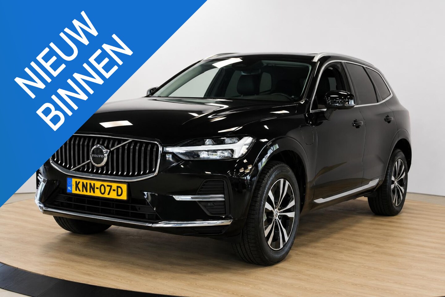 Volvo XC60 - 2.0 Recharge T6 AWD Inscription | Schuif- Kanteldak - AutoWereld.nl