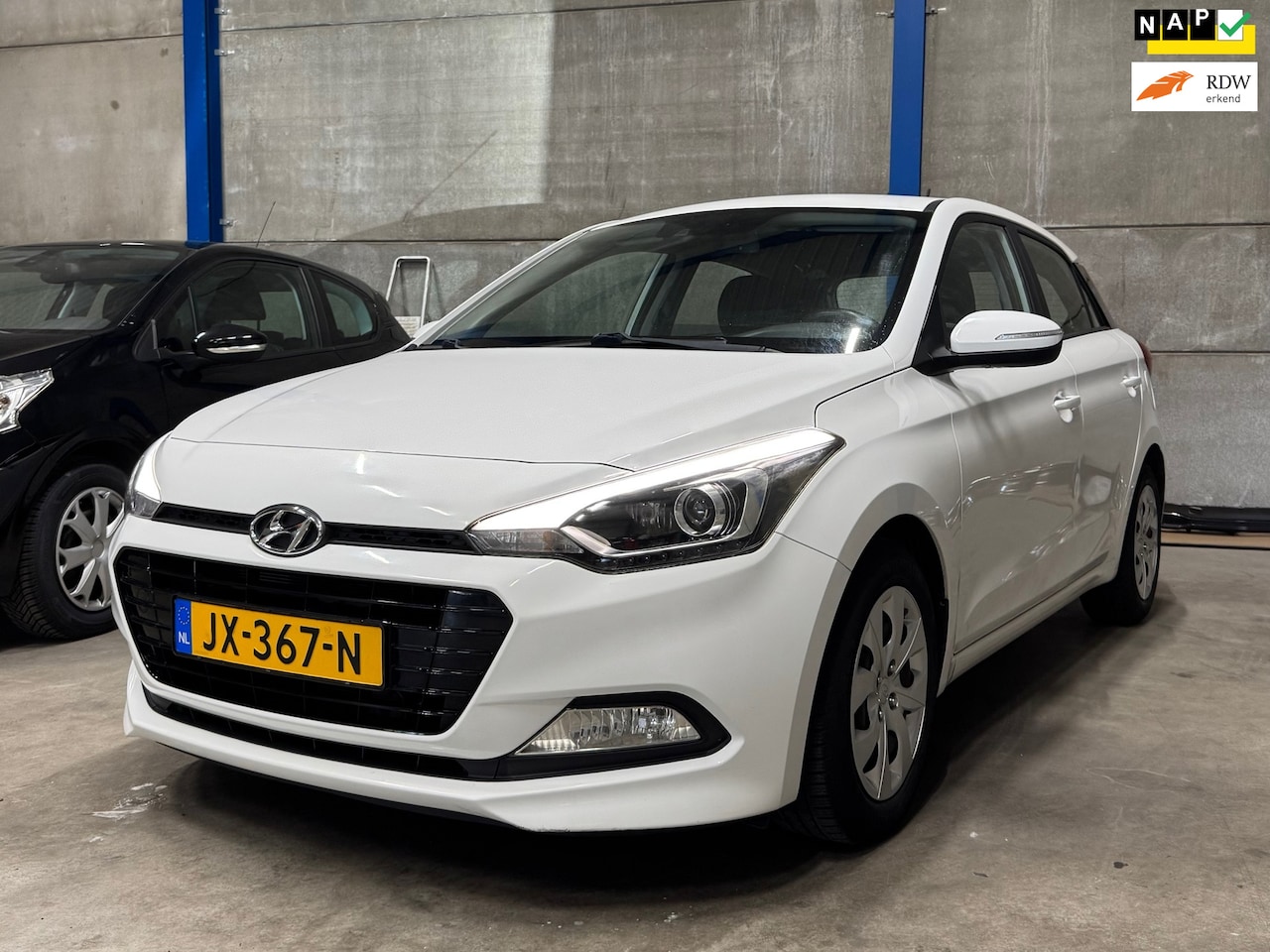 Hyundai i20 - 1.0 T-GDI Comfort | Navi | Climate | Camera | Parkeersensoren | Inklap spiegels - AutoWereld.nl