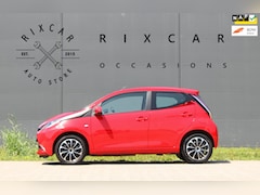 Toyota Aygo - 1.0 VVT-i x-play Bluetooth AllSeason NIEUWBINNEN