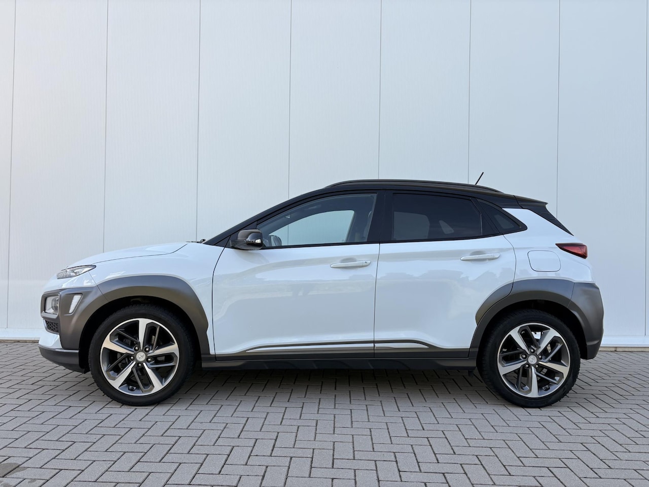 Hyundai Kona - 1.0 T-GDI Fashion | Camera | LKA | Stoelverwarming | Stuurverwarming | Carplay | Mooie uit
