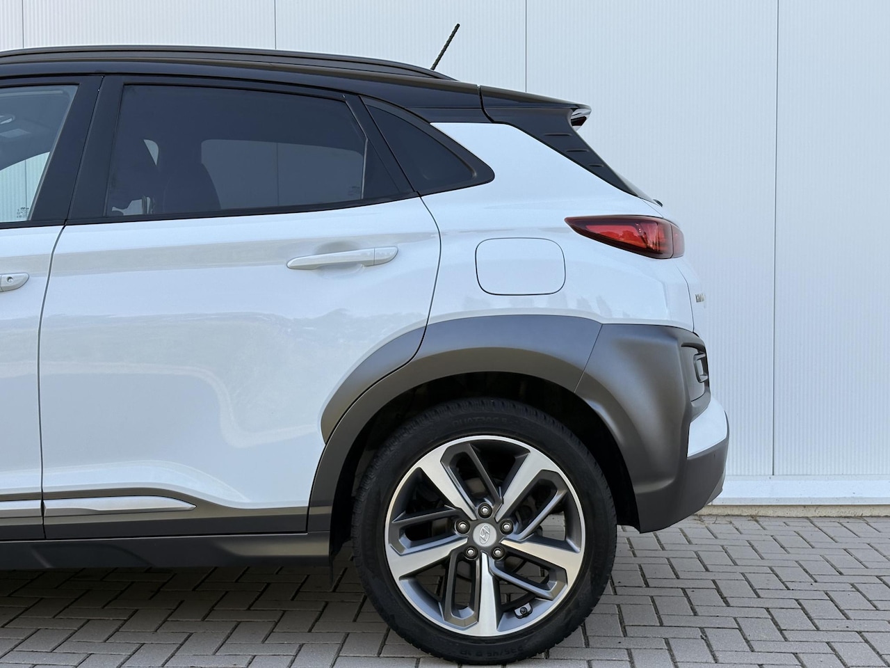 Hyundai Kona - 1.0 T-GDI Fashion | Camera | LKA | Stoelverwarming | Stuurverwarming | Carplay | Mooie uit
