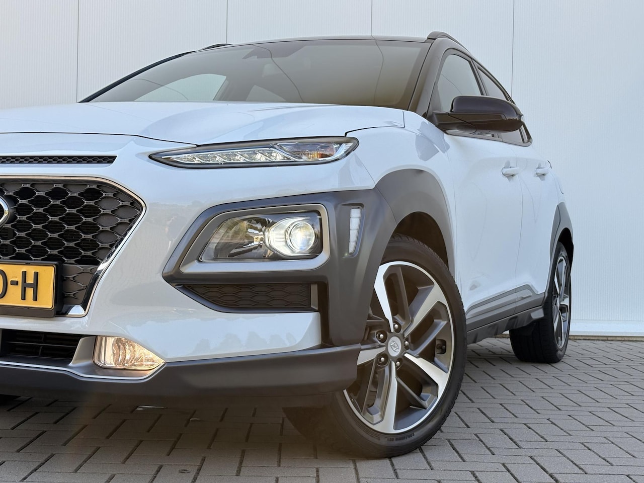 Hyundai Kona - 1.0 T-GDI Fashion | Camera | LKA | Stoelverwarming | Stuurverwarming | Carplay | Mooie uit
