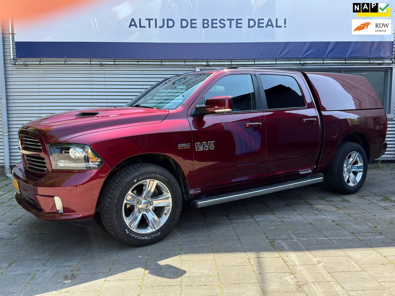 Dodge Ram 1500 - 5.7 V8 Quad Cab 6'4 l Schuifdak l Leder l Luchtvering l Navi l Camera l - AutoWereld.nl