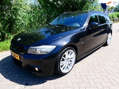 BMW 3-serie Touring - 320i Luxury 170pk Clima Trekhaak 1400kg. Xenon