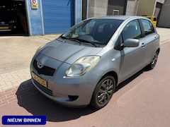 Toyota Yaris - 1.3 VVTi Sol NAP 99.679km - koude airco + Navigatie 100% dealer onderhouden Met boekjes