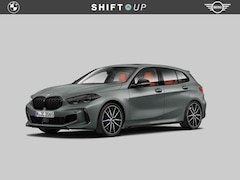 BMW 1-serie - M135i xDrive Panoramadak | Harman Kardon | Head Up | ACC | Stuurverwarming