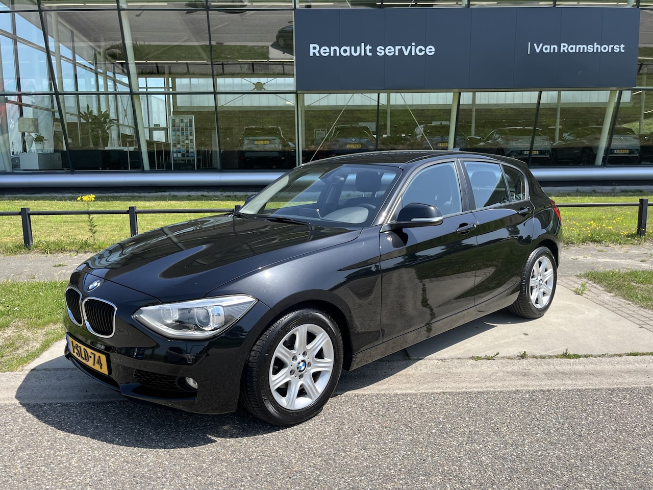 BMW 1-serie - 116i EDE Executive 136PK / Meeneemprijs / Let op kras R.V. deur / - AutoWereld.nl