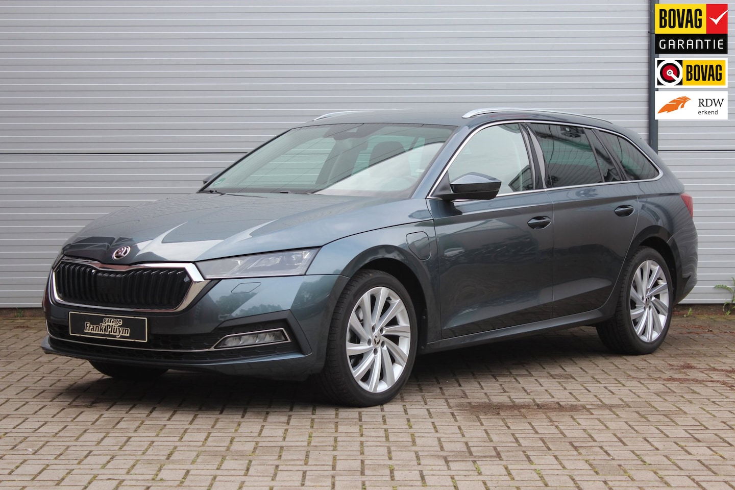Skoda Octavia Combi - 1.4 TSI iV PHEV Business Edition Plus LED/Winterpakket/LMV - AutoWereld.nl