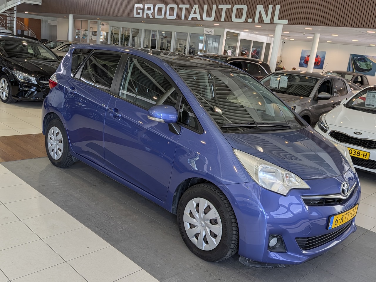 Toyota Verso S - 1.3 VVT-i Aspiration Automaat Panoramadak, Airco, Stuurbekrachtiging - AutoWereld.nl