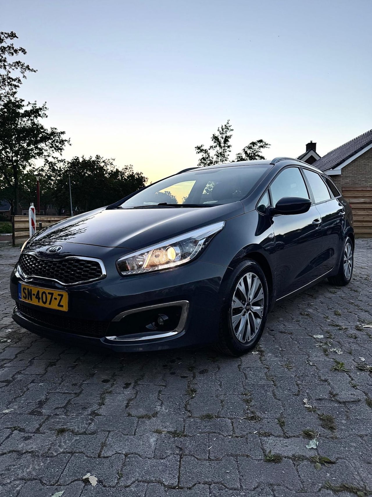 Kia Cee'd Sportswagon - 1.0 T-GDi Design Edition Kia cee'd Sportswagon BWJ 2018 1.0 T-GDi 120 PK Design Edition 1STE EIG | TREKHAAK | CAMER - AutoWereld.nl