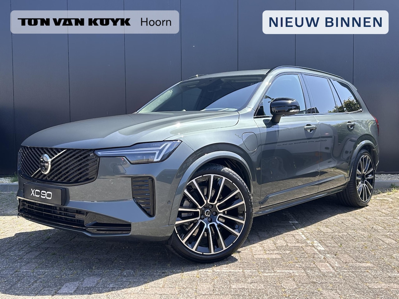 Volvo XC90 - 2.0 T8 Plug-in hybrid AWD Ultra Dark Exec. Ed. luchtvering/ bowers & Wilkens/ 22 inch / ex - AutoWereld.nl