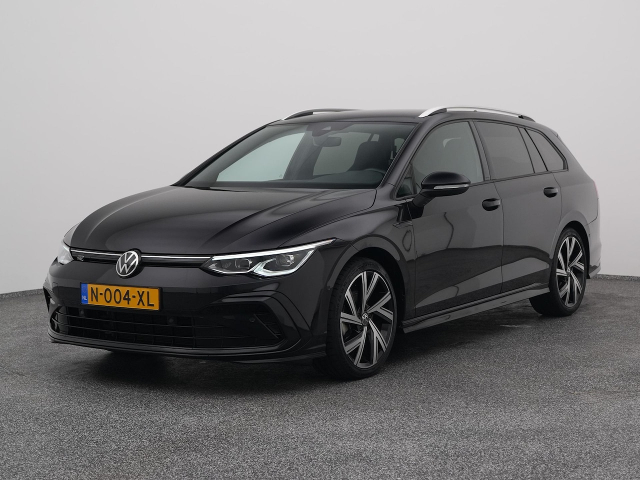 Volkswagen Golf Variant - 1.5 eTSI R-Line Business | CAMERA | ADAPTIVE | TREKHAAK | STOEL- EN STUURVERW. - AutoWereld.nl