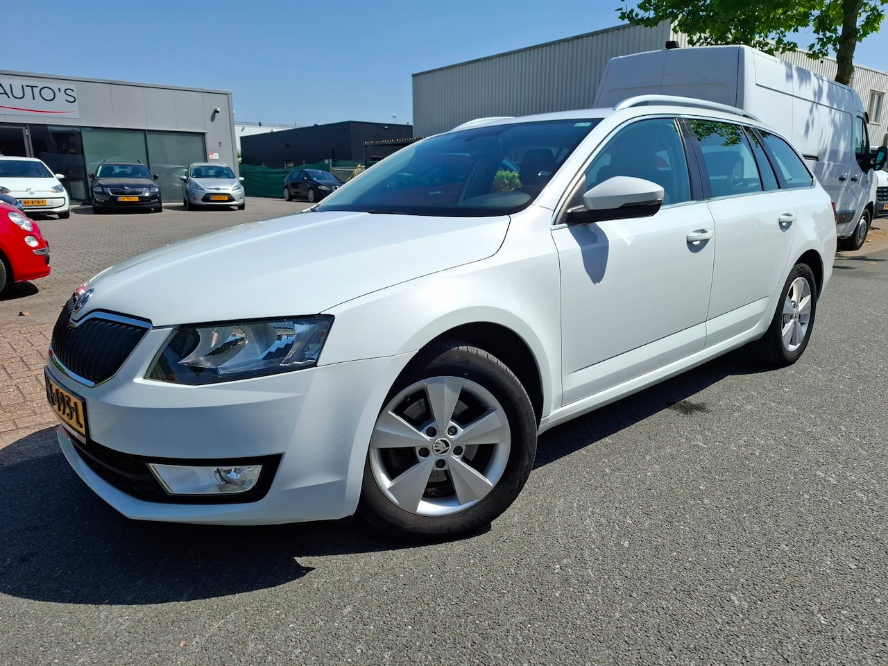 Skoda Octavia Combi - 1.4 TSI Greentech Style CLIMA/CRUISE/NAVI/TREKHAAK! - AutoWereld.nl