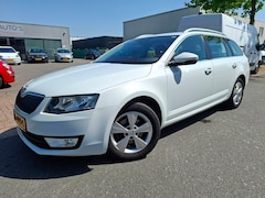 Skoda Octavia Combi - 1.4 TSI Greentech Style CLIMA/CRUISE/NAVI/TREKHAAK