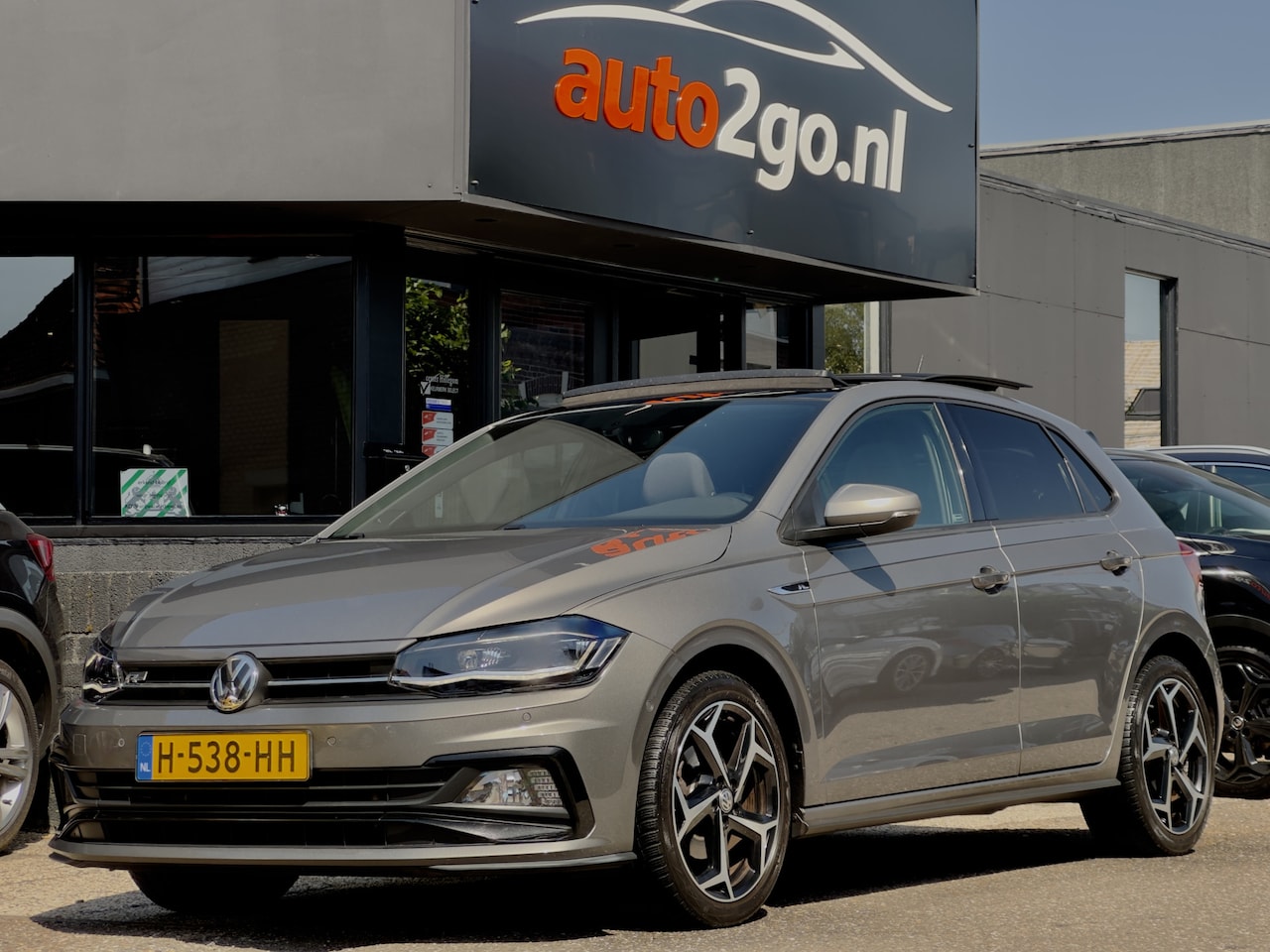 Volkswagen Polo - 1.5 TSI AUT7 R-LINE HIGHLINE PANODAK NAVI CAMERA DIGI-DASH APPLE-CARPLAY LED LMV PDC - AutoWereld.nl